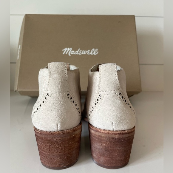 Madewell Grayson Chelsea Boot. Size 7. Color “Dried Flax” - Picture 4 of 7